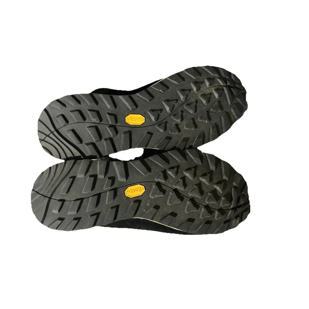 Clarks Originals‎ Wallabee Boot Black Leather Vibram Sole Men's 9.5